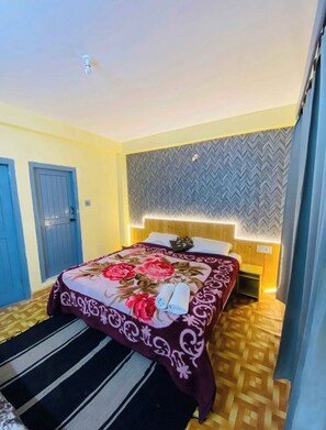 Deluxe tweepersoonskamer, uitzicht op vallei | Een bureau