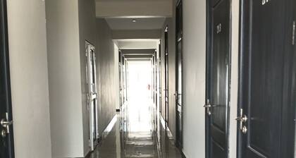 MACH HOTEL