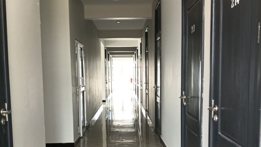 MACH HOTEL