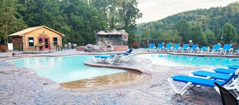 Best Value in Gatlinburg! Hot Tub, Games, Views, Pool, Fire Pit, Pickleball!