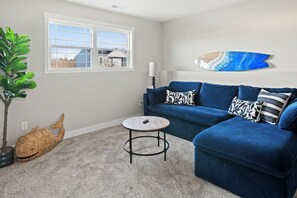 تلفزيون ذكي، كرة قدم الطاولة، تنس طاولة، كُتُب