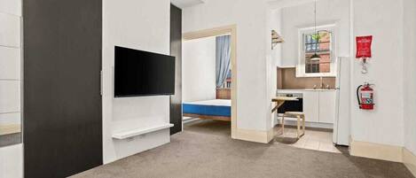 1 habitación, wifi y ropa de cama