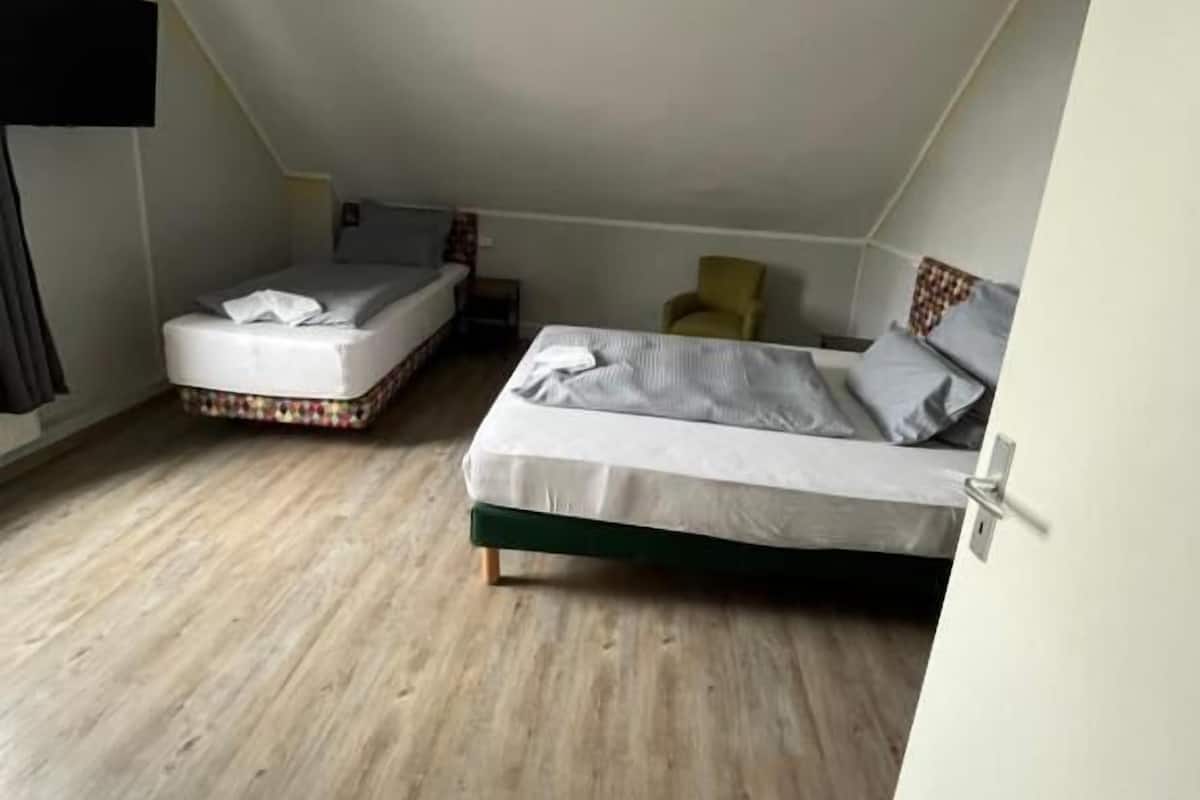 Appart'hôtel Classique | Bureau, espace de travail pour ordinateur portable, rideaux occultants