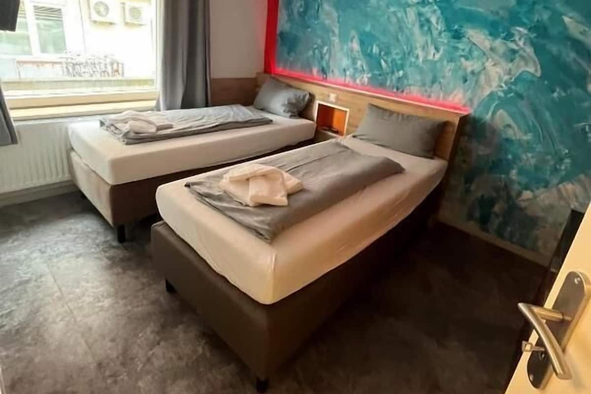 Appart'hôtel Classique | Bureau, espace de travail pour ordinateur portable, rideaux occultants