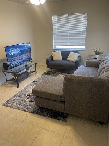 3-bedroom house in enjoyable Lehigh Acres with WiFi, AC