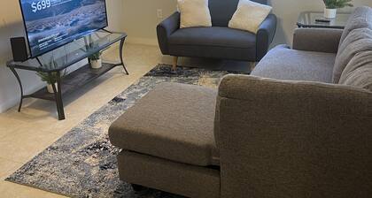 3-bedroom house in enjoyable Lehigh Acres with WiFi, AC