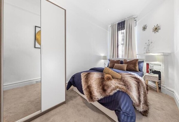 3 chambres, fer et planche à repasser, Wi-Fi, literie fournie