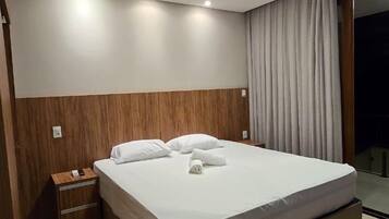 2 quartos, ferros/tábuas de passar roupa, Wi-Fi, roupa de cama