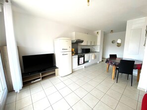Interior - "Le Mas D'Argan" T2. Air conditioning. Parking. Swimming pool (La Ciotat)