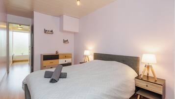 1 bedroom, WiFi, bed sheets