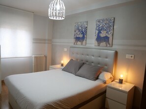 2 chambres, fer et planche à repasser, lit parapluie, Wi-Fi gratuit