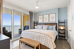 2 bedrooms, desk, iron/ironing board, WiFi - Emerald Isle 2309-STUNNING NEW LISTING! Beach chairs included! With parking (Panama City Beach)