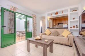 Living area - Lovely 1 bedroom apartment (Puerto del Carmen)