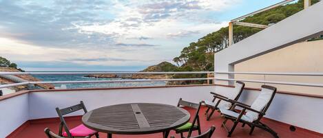 屋外ダイニングエリア