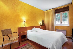 2 chambres, fer et planche Ă repasser, draps fournis