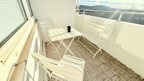 Outdoor dining - Panorama Lodge - Close to the city, 3 rooms near Salzgitter lake (Salzgitter)