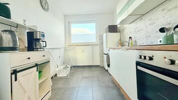 Mikrowelle, Ofen, Herdplatte, Geschirrspüler