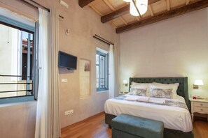 Casa família, vista para a cidade | 3 quartos, cofres nos quartos, quartos à prova de som