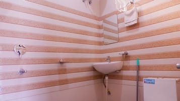 Shower, soap, shampoo, toilet paper