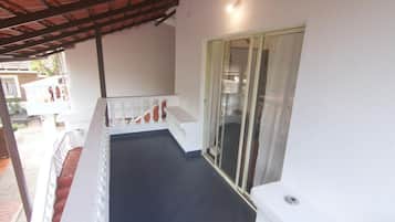 Studio Suite, Balcony, Pool View | Balcony view