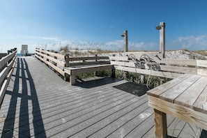 Property grounds - Sea Oats #310 - Budget Beachfront w/ Coastline Views Pickleball Beach Service (Fort Walton Beach)