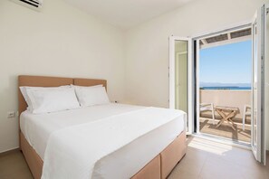 Superior 2 Bedroom Villa with Private Pool | 1 camera, insonorizzazione, ferro/asse da stiro, Wi-Fi gratuito