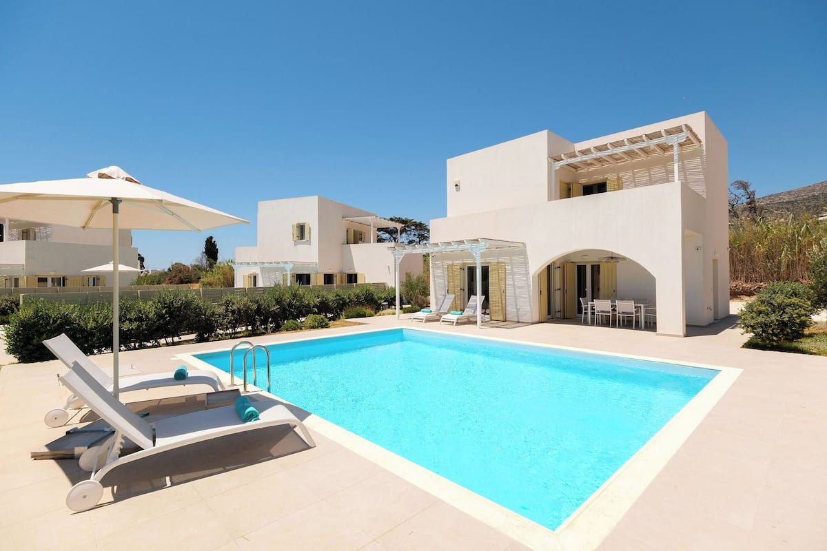2 Bedroom Villa with Private Pool | 1 camera, insonorizzazione, ferro/asse da stiro, Wi-Fi gratuito