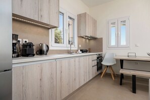 1 Bedroom Villa with Private Pool | Cocina privada | Hervidor eléctrico y tostadora
