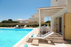 3 Bedroom Villa with Private Pool | 1 camera, insonorizzazione, ferro/asse da stiro, Wi-Fi gratuito