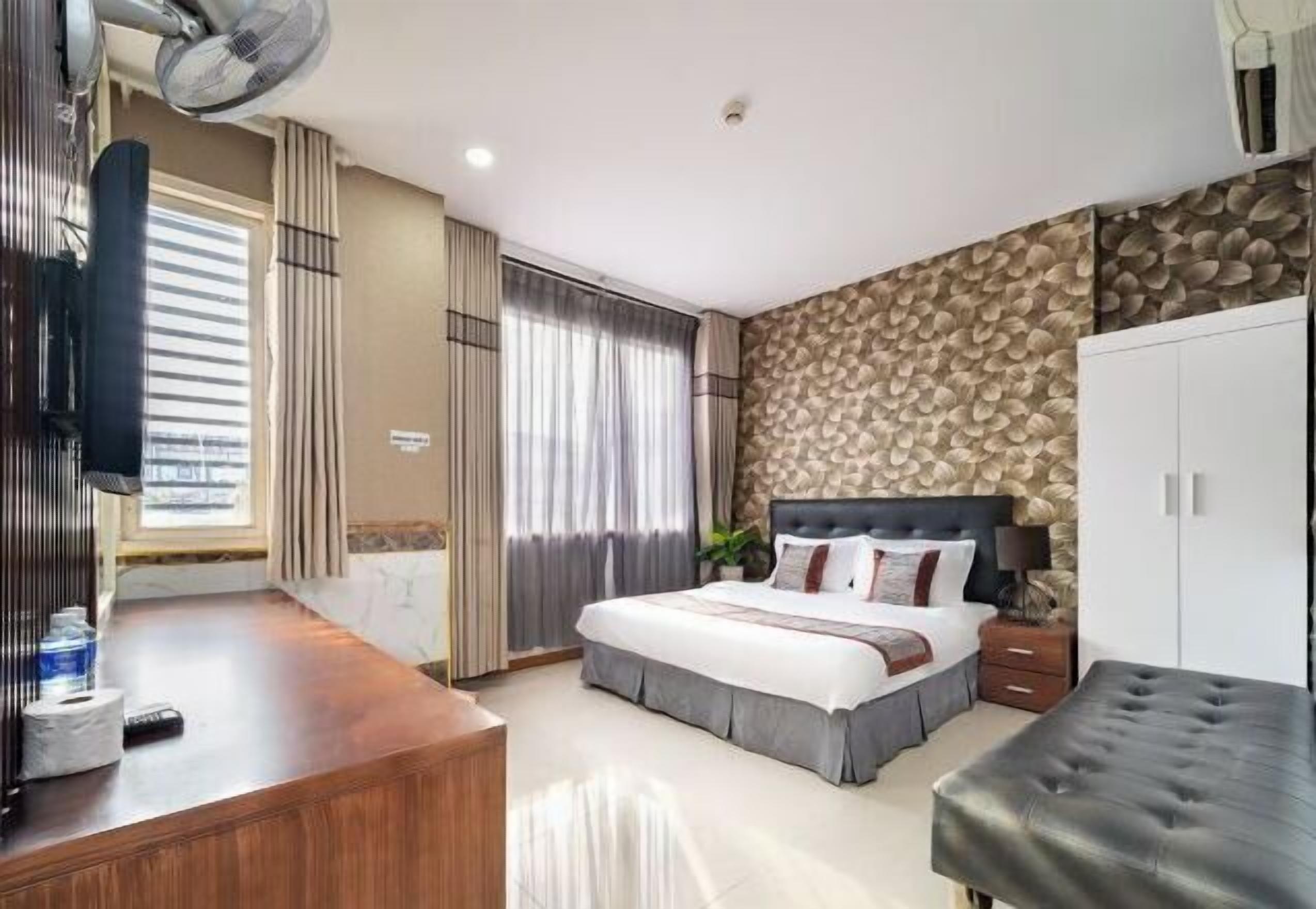 Free WiFi, bed sheets