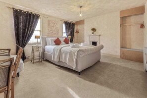 4 bedrooms, iron/ironing board, WiFi, bed sheets - Quirky & Wonky Inn - 4 BD (Brighton and Hove)