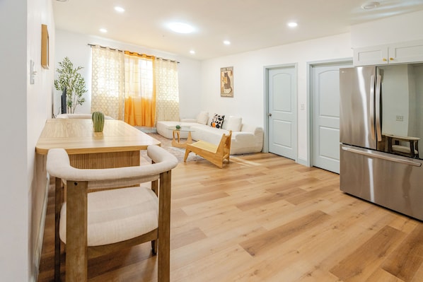 Appartement, 2 chambres | Coin séjour