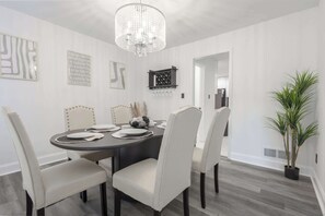 Dining - Grand Modern Home On 1Acre Land w/ Firepit & Grill (Ellenwood)