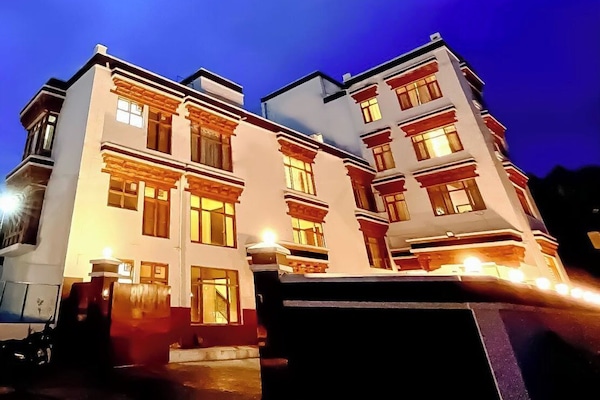 Fachada de la propiedad