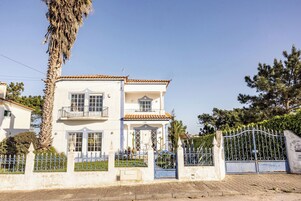 Πρόσοψη καταλύματος