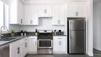 Microwave, oven, coffee/tea maker, toaster