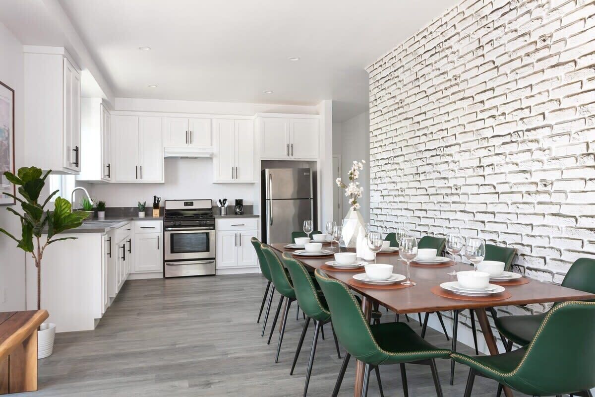 電子レンジ、オーブン、コーヒー / ティーメーカー、トースター