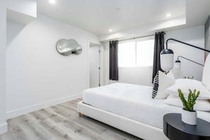 3 habitaciones, tabla de planchar con plancha, wifi y ropa de cama