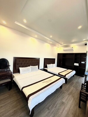 Habitación familiar con 1 cama doble o 2 individuales, 2 camas de matrimonio | Wifi gratis