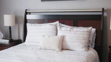 2 Schlafzimmer, BĂŒgeleisen/BĂŒgelbrett, WLAN, BettwĂ€sche