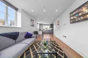 Living area - Sleep 6 London Eye/Victoria/ Vauxhall WR4 (London)