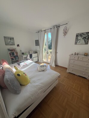 5 Schlafzimmer, Bügeleisen/Bügelbrett, WLAN, Bettwäsche