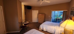 1 slaapkamer, een strijkplank/strijkijzer, wifi, beddengoed