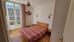 2 Schlafzimmer, Reisekinderbett, WLAN