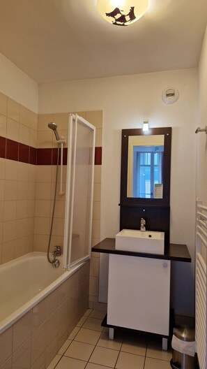 Haartrockner, Toilettenpapier
