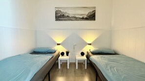 2 dormitoris, planxa i posts de planxar, wifi i roba de llit