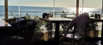 Beautiful apartment Lilou in 1st line sea view, swimming pool and palm trees