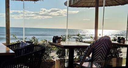 Beautiful apartment Lilou in 1st line sea view, swimming pool and palm trees