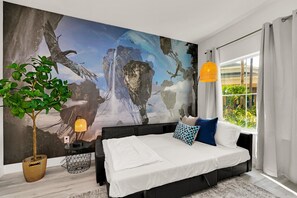 Experience Pandora 1 Bedroom Suite | 起居區 | 65-吋智慧型電視,提供數位頻道