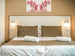 Double Room | Minibar, free WiFi - Hotiday Room Collection - Sant'Agnello (Sant'Agnello)